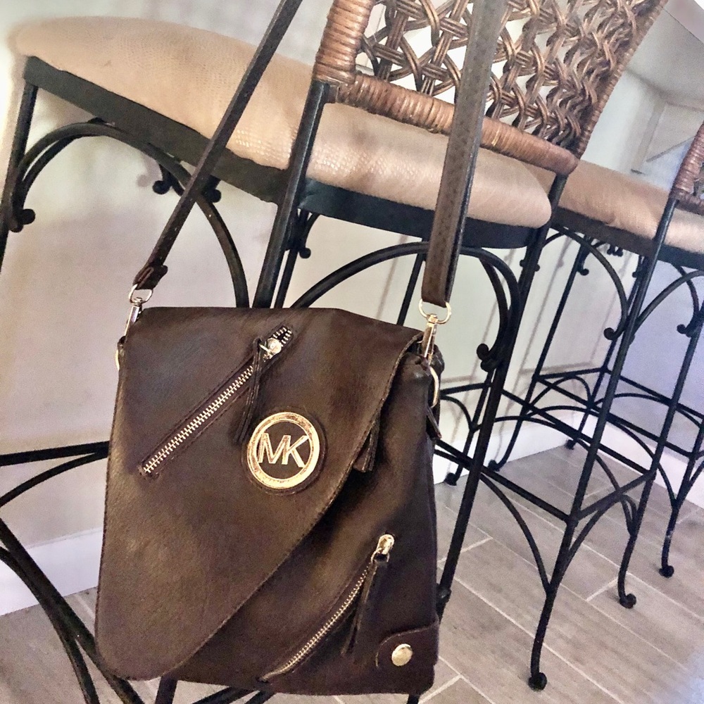 Brown MK crossbody ✨